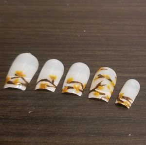 Fall glue on nails
